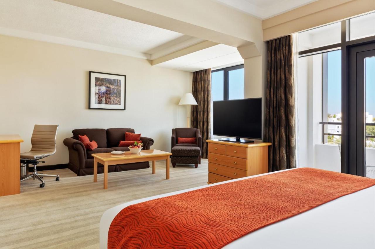 Crowne Plaza By Ihg 4*