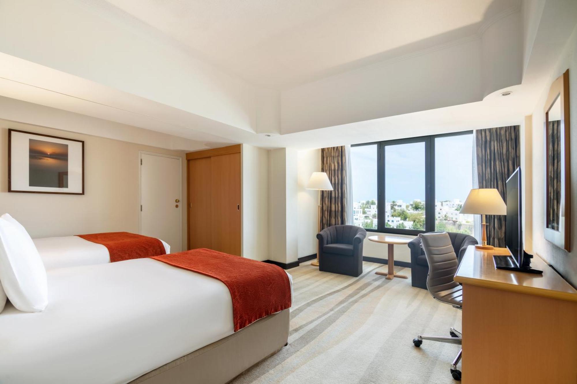 Crowne Plaza By Ihg Hotel 4*